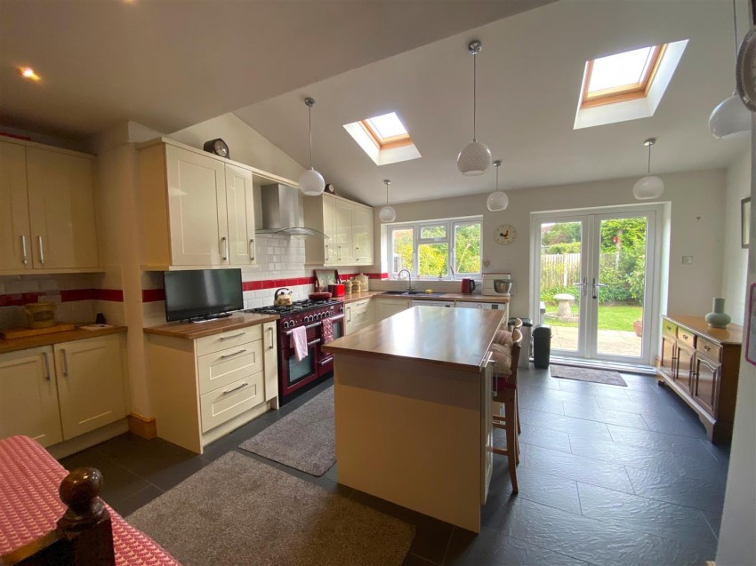 Images for Avenue Road, Newport