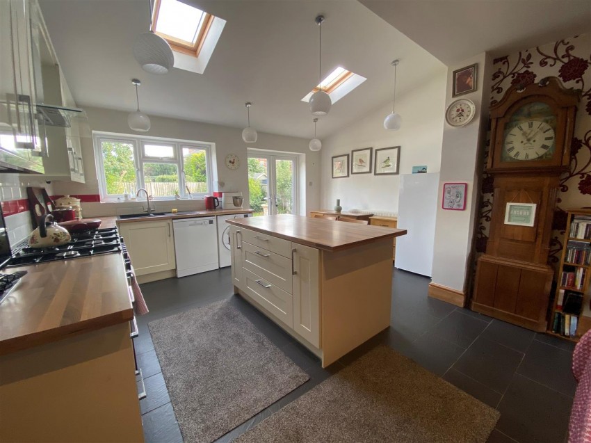 Images for Avenue Road, Newport