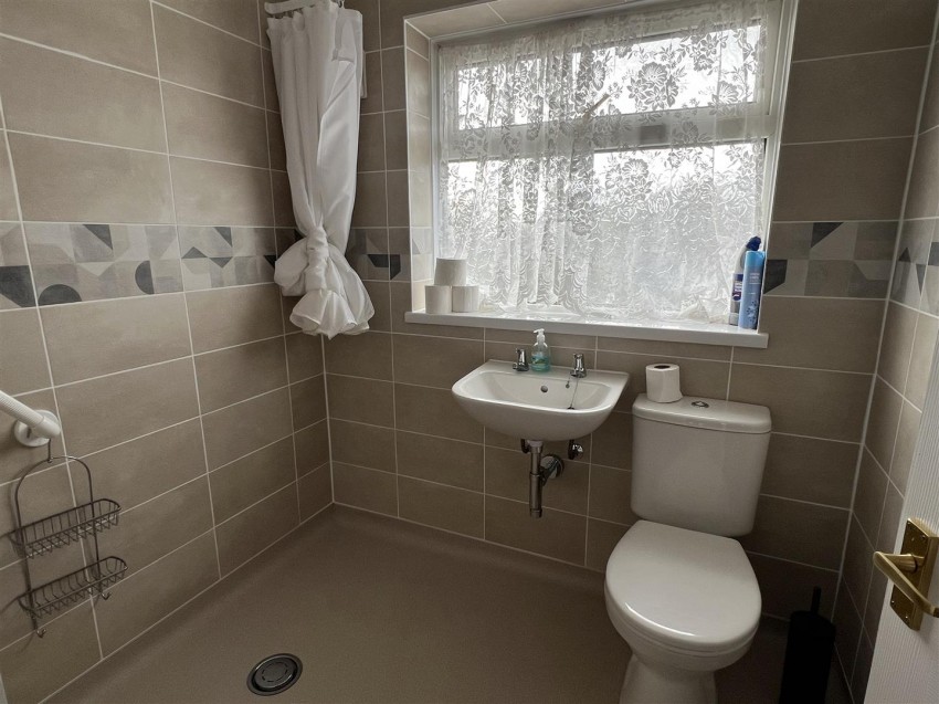 Images for Meadow View Road, Newport