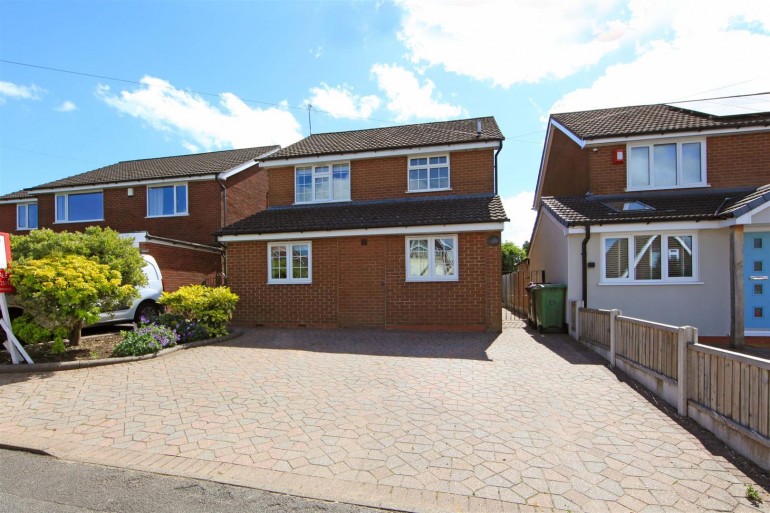 Hampton Drive, Newport